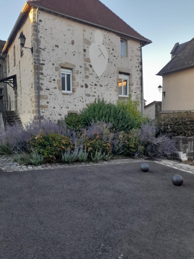 Maison En Ville Avec Terrasse Ensoleillee Et Wi-Fi Magnac-Laval Exterior photo